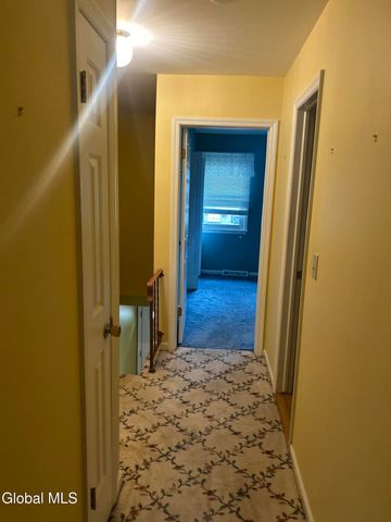 204 Point Of Woods Drive, Albany, NY 12203