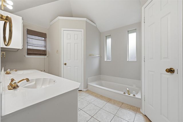 2004 Glen Creek Court, Arlington, TX 76015