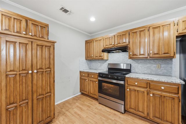 2004 Glen Creek Court, Arlington, TX 76015