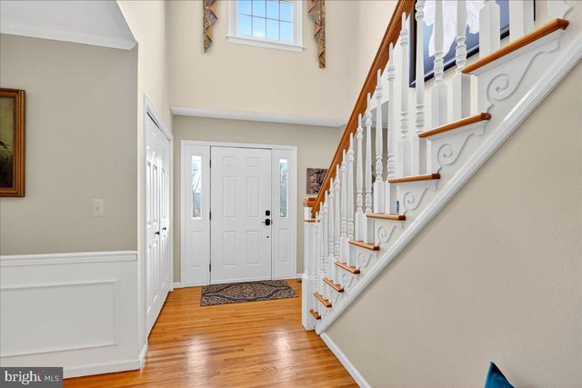 5 SPRING HOLLOW DR, Hopewell, NJ 08525