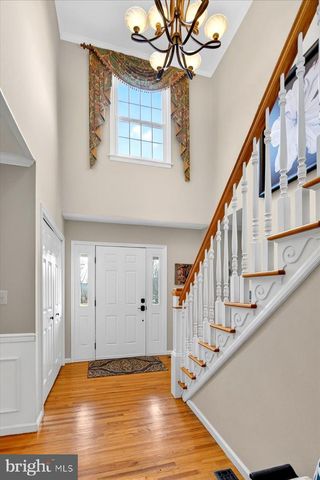 5 SPRING HOLLOW DR, Hopewell, NJ 08525