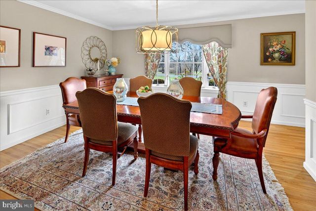 5 SPRING HOLLOW DR, Hopewell, NJ 08525