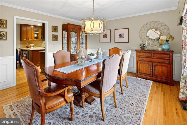 5 SPRING HOLLOW DR, Hopewell, NJ 08525