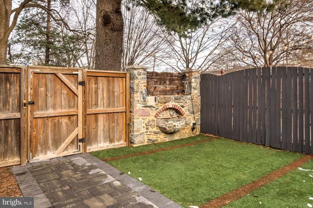 737 N RESERVOIR ST, Lancaster, PA 17602