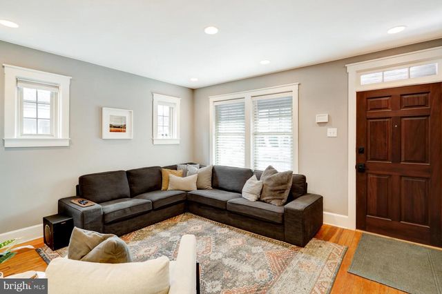 737 N RESERVOIR ST, Lancaster, PA 17602