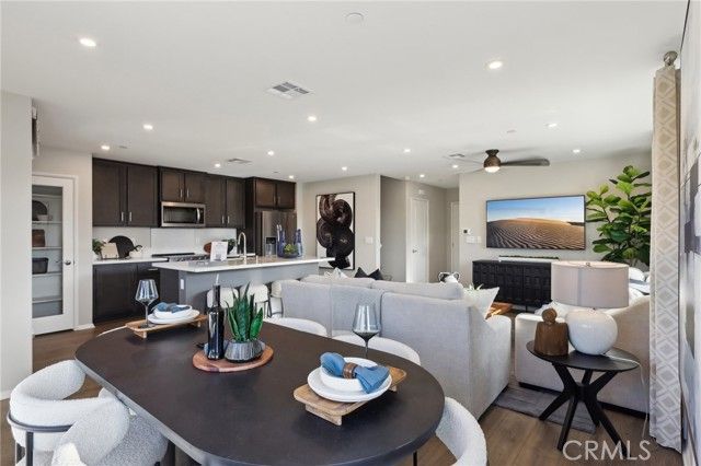 15513 April Dawn Way 5, Fontana, CA 92336