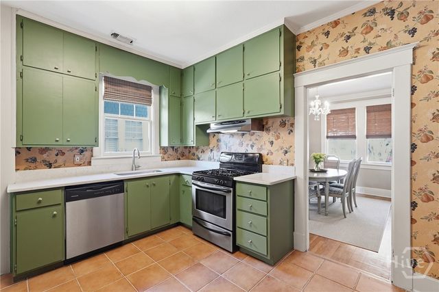 225 E 51st Street, Savannah, GA 31405