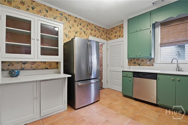 225 E 51st Street, Savannah, GA 31405