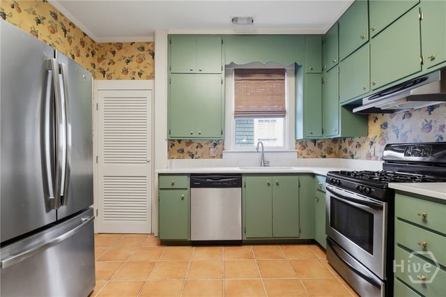 225 E 51st Street, Savannah, GA 31405