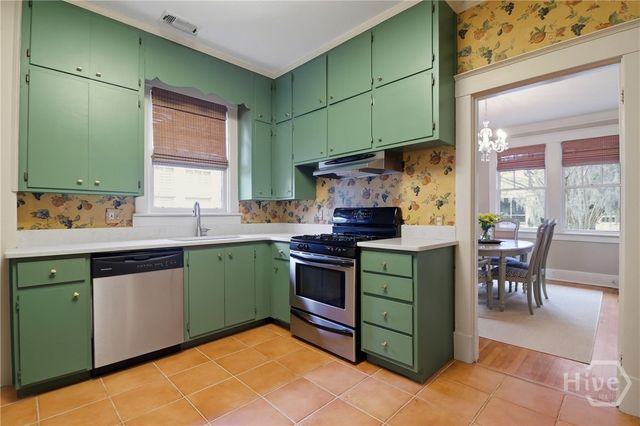 225 E 51st Street, Savannah, GA 31405