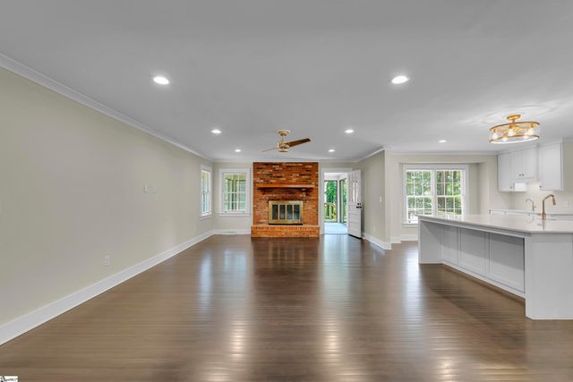 12 Compton Drive, Greenville, SC 29615