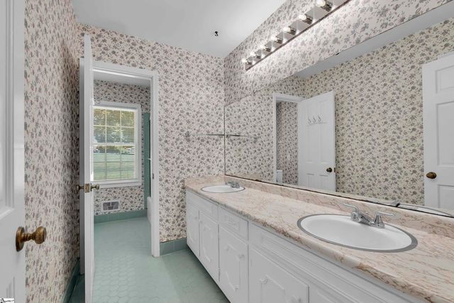 12 Compton Drive, Greenville, SC 29615