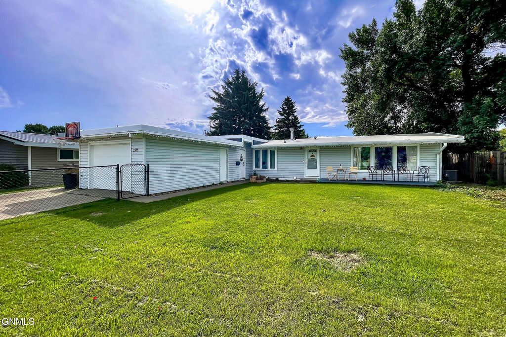 2513 Central Avenue, Minot, ND 58701 photo 5