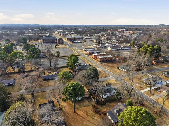 232 Mitchell St, Conway, AR 72034