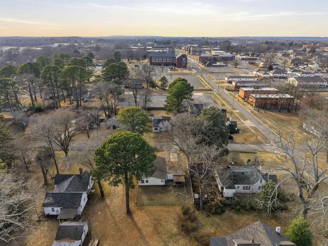 232 Mitchell St, Conway, AR 72034