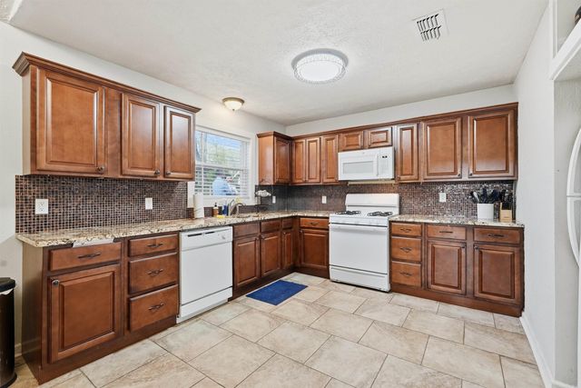 232 Mitchell St, Conway, AR 72034