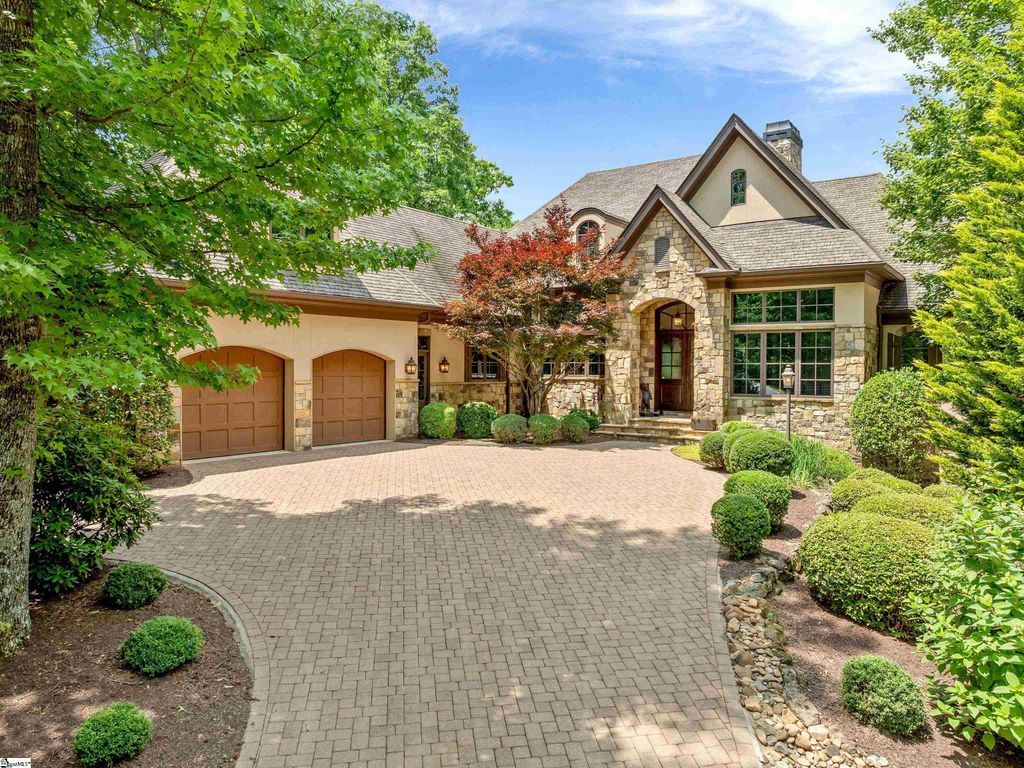 24 Lake Hills Lane, Travelers Rest, SC 29690