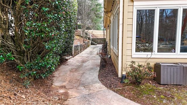 1010 Little River Way, Alpharetta, GA 30004