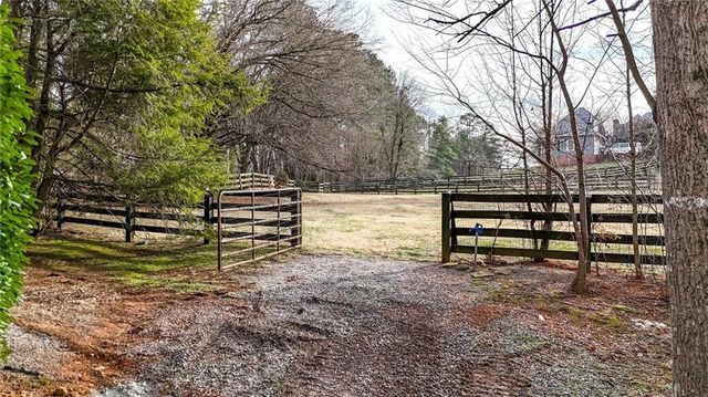 1010 Little River Way, Alpharetta, GA 30004