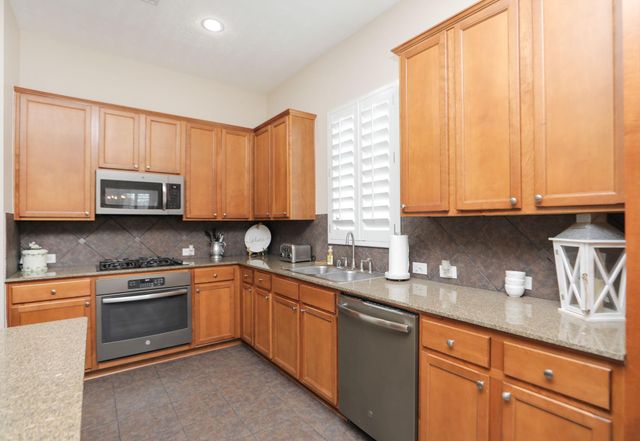 12707 Portales Pointe Lane, Tomball, TX 77377