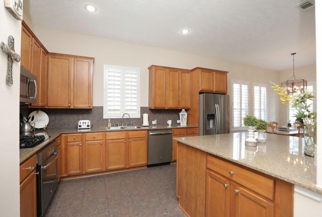 12707 Portales Pointe Lane, Tomball, TX 77377