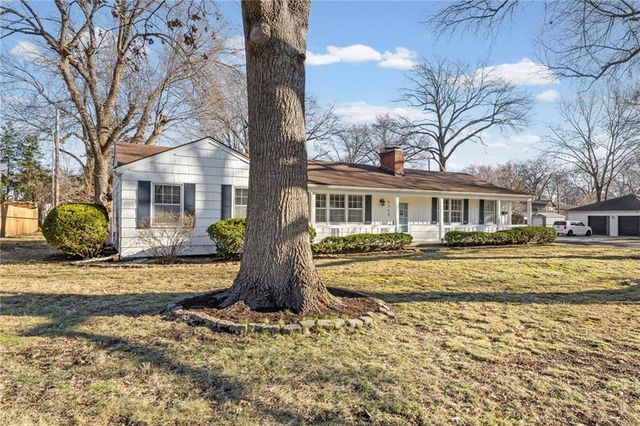 6102 W 67th Terrace, Overland Park, KS 66204