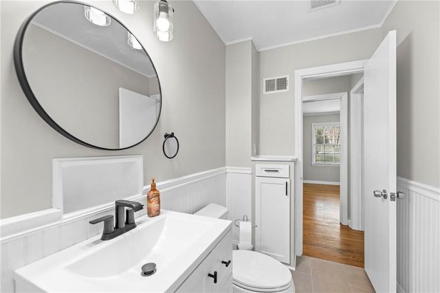 6102 W 67th Terrace, Overland Park, KS 66204