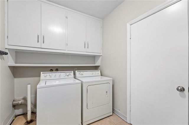 6102 W 67th Terrace, Overland Park, KS 66204