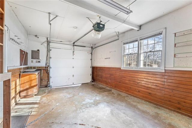 6102 W 67th Terrace, Overland Park, KS 66204