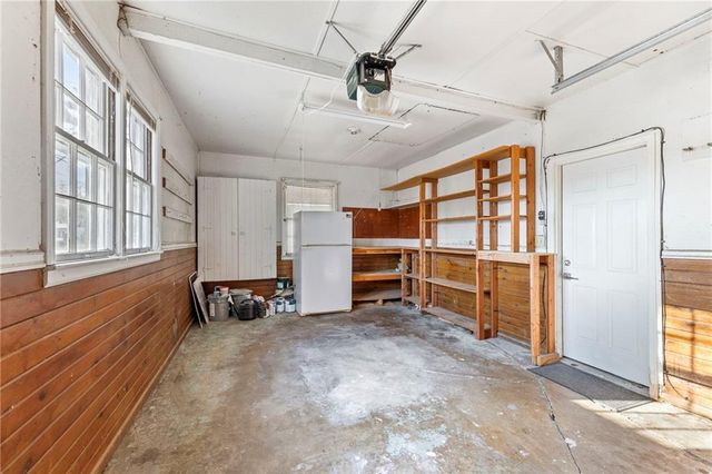 6102 W 67th Terrace, Overland Park, KS 66204