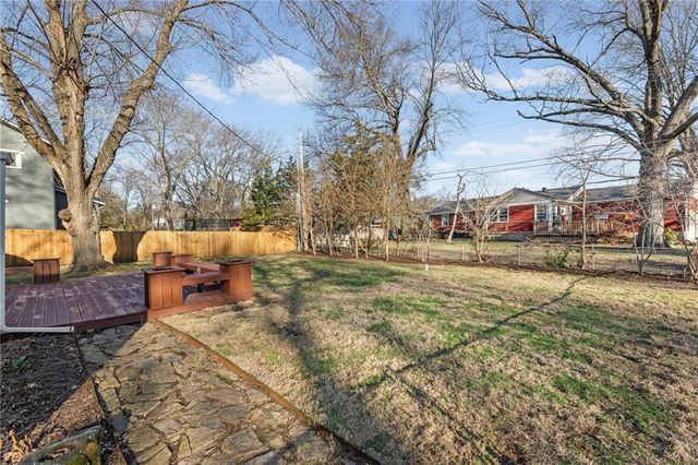 6102 W 67th Terrace, Overland Park, KS 66204