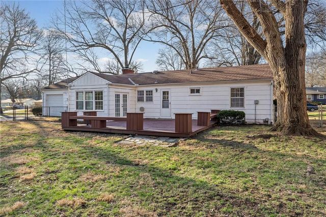 6102 W 67th Terrace, Overland Park, KS 66204