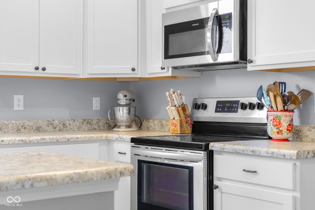 2015 Amur Court, Columbus, IN 47201