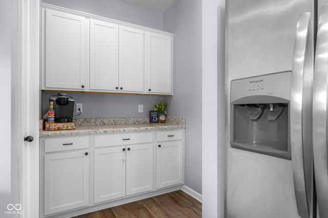 2015 Amur Court, Columbus, IN 47201