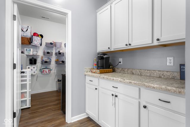 2015 Amur Court, Columbus, IN 47201