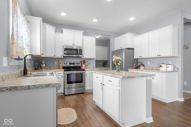 2015 Amur Court, Columbus, IN 47201