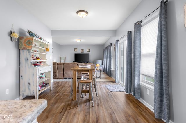 2015 Amur Court, Columbus, IN 47201