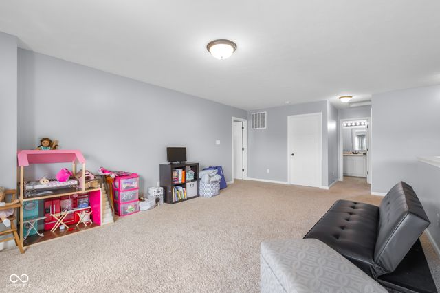 2015 Amur Court, Columbus, IN 47201