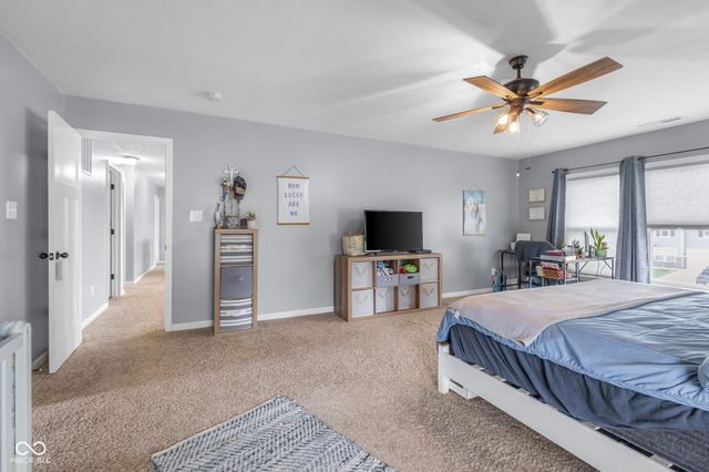 2015 Amur Court, Columbus, IN 47201