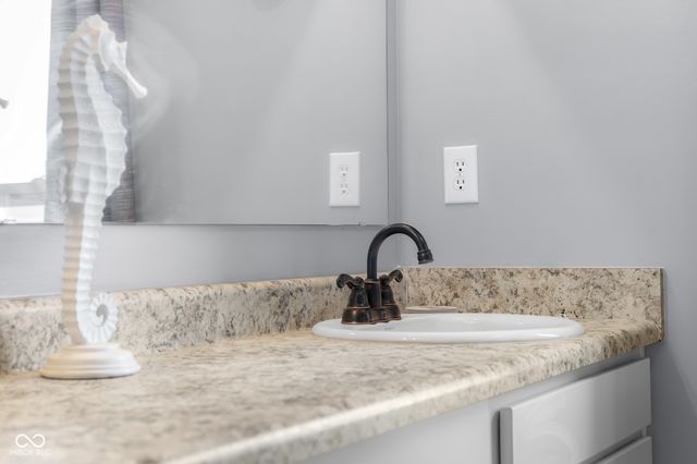 2015 Amur Court, Columbus, IN 47201