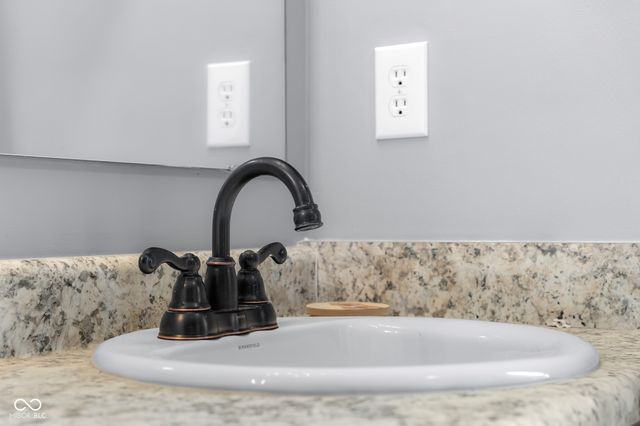 2015 Amur Court, Columbus, IN 47201