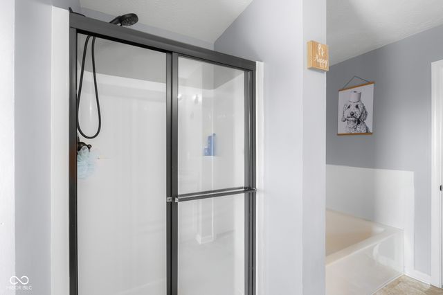 2015 Amur Court, Columbus, IN 47201