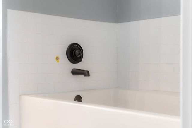 2015 Amur Court, Columbus, IN 47201