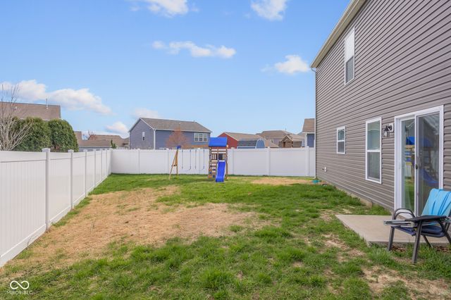 2015 Amur Court, Columbus, IN 47201