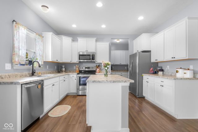 2015 Amur Court, Columbus, IN 47201