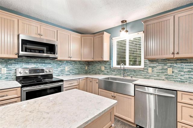 5118 MAGNOLIA TERRACE, Fruitland Park, FL 34731