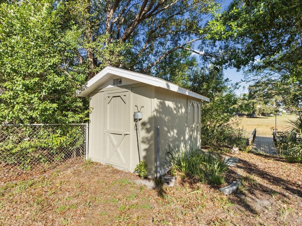 Image 40 of property listing at 6533 CLEARWATER DRIVE, Spring Hill, FL 34606