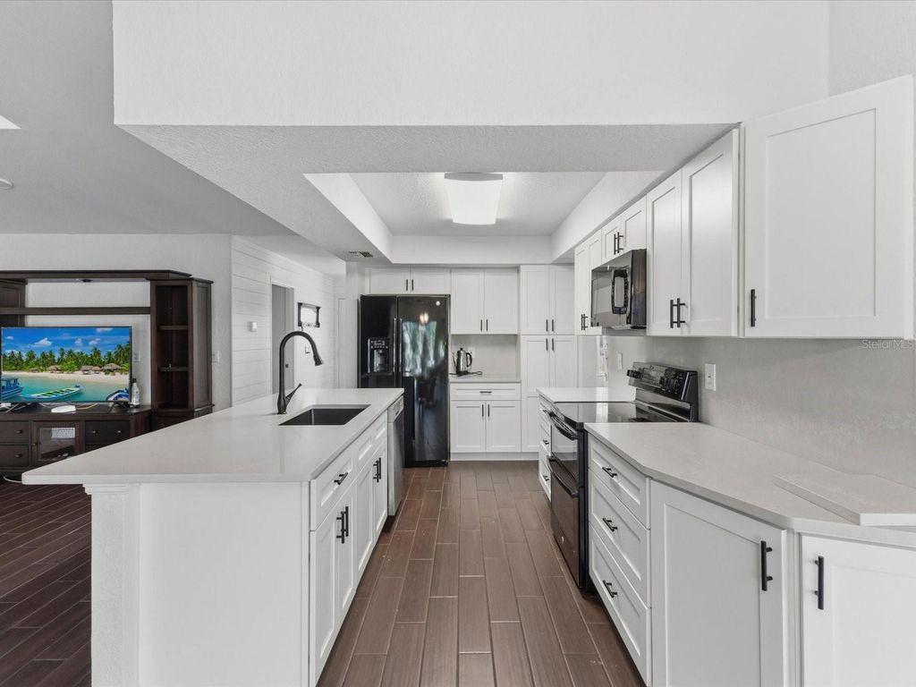 Image 5 of property listing at 6533 CLEARWATER DRIVE, Spring Hill, FL 34606