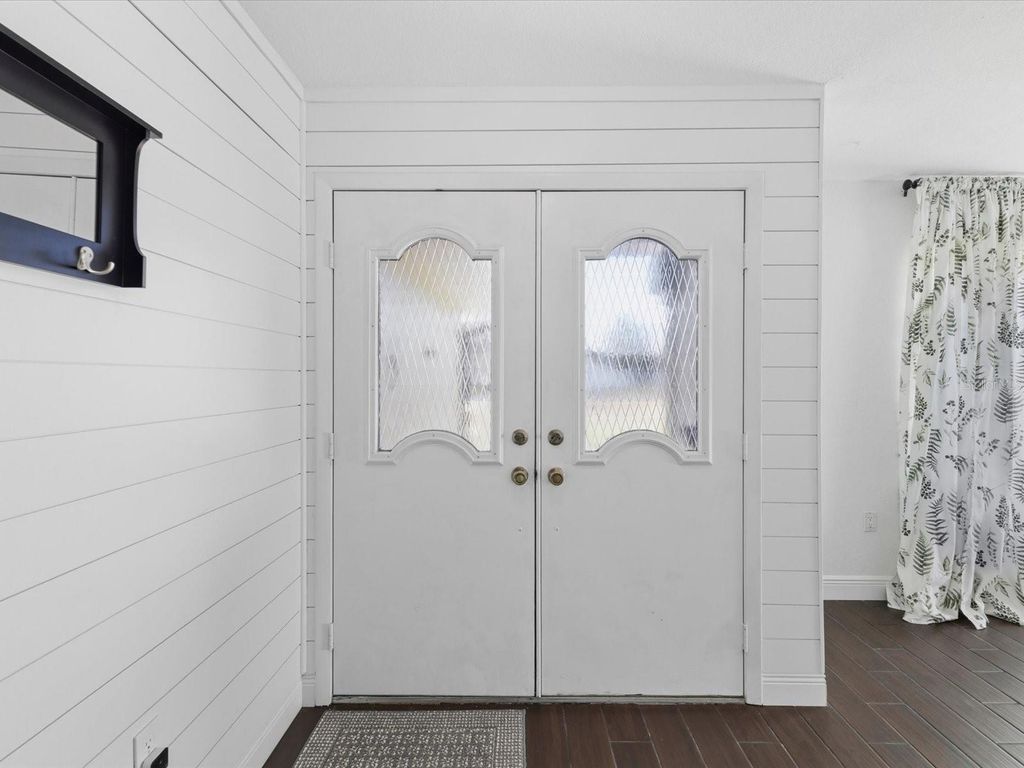 Image 8 of property listing at 6533 CLEARWATER DRIVE, Spring Hill, FL 34606