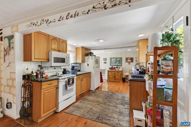 28 RIDGEWAY FARM CT, Keswick, VA 22947